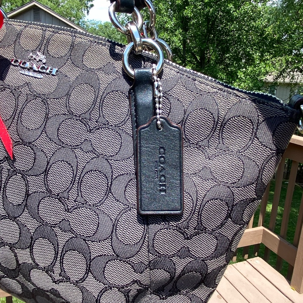 EUC Coach Kelsey black and grey Monogram - Picture 6 of 13